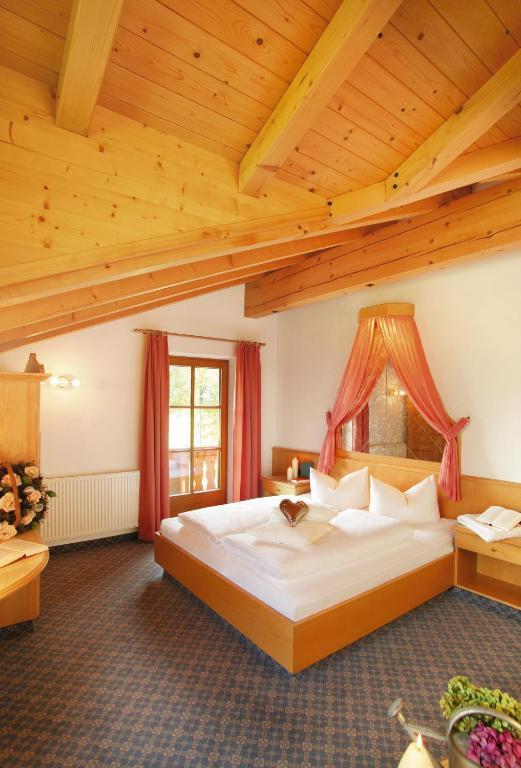 Landhaus Kostenzer Fügen Zimmer foto
