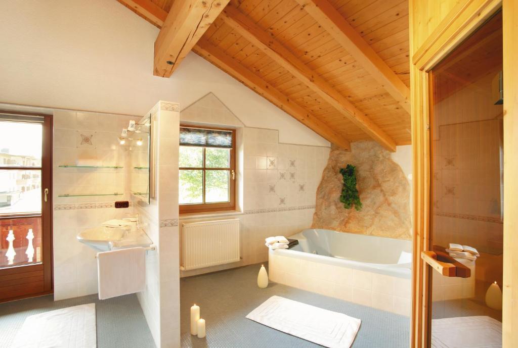 Landhaus Kostenzer Fügen Zimmer foto