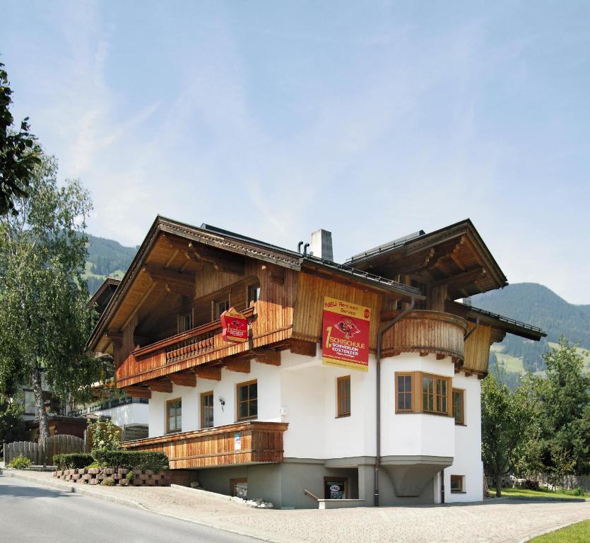 Landhaus Kostenzer Fügen Exterior foto